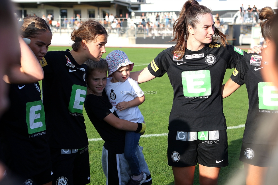 Sturm Damen - Blau Weiss Linz
OEFB Frauen Bundesliga, 6. Runde, SK Sturm Graz Damen - FC Blau Weiss Linz Union Kleinmuenchen, Trainingszentrum Messendorf, 14.10.2023. 

Foto zeigt die Mannschaft der Sturm Damen
