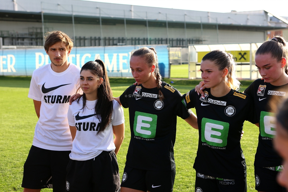 Sturm Damen - Blau Weiss Linz
OEFB Frauen Bundesliga, 6. Runde, SK Sturm Graz Damen - FC Blau Weiss Linz Union Kleinmuenchen, Trainingszentrum Messendorf, 14.10.2023. 

Foto zeigt die Mannschaft der Sturm Damen
