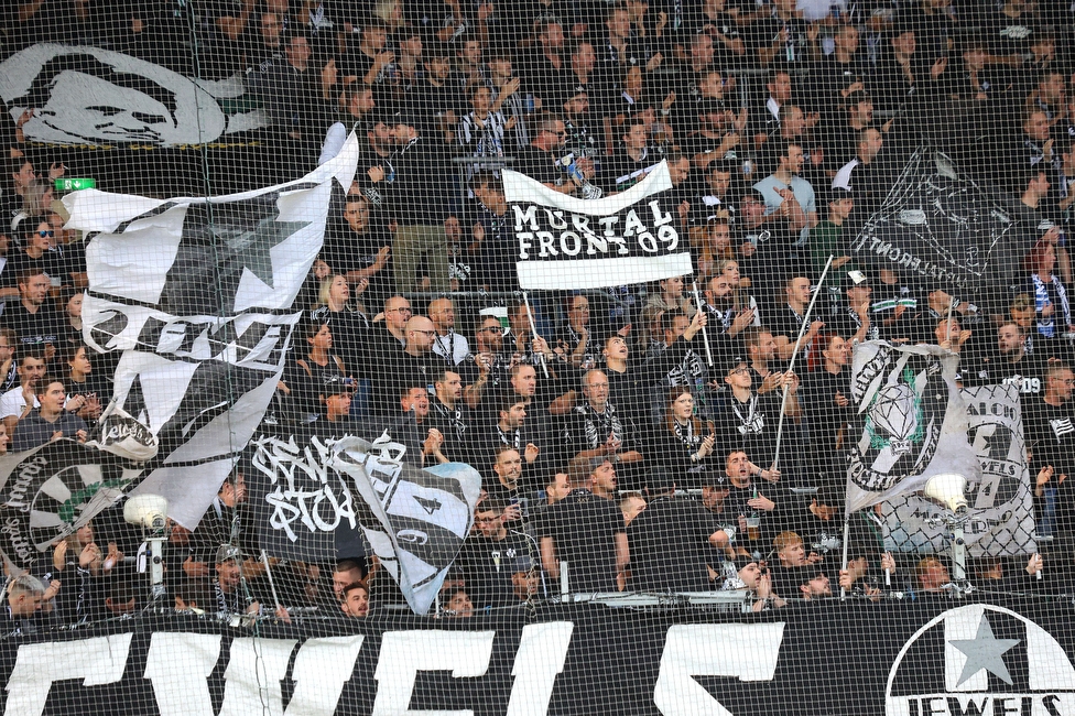 Sturm Graz - Hartberg
Oesterreichische Fussball Bundesliga, 11. Runde, SK Sturm Graz - TSV Hartberg, Stadion Liebenau Graz, 21.10.2023. 

Foto zeigt Fans von Sturm
Schlüsselwörter: jewels