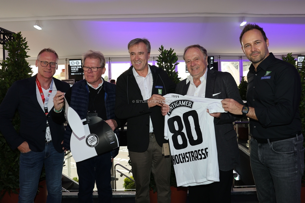 Sturm Graz - Hartberg
Oesterreichische Fussball Bundesliga, 11. Runde, SK Sturm Graz - TSV Hartberg,  Stadion Liebenau Graz, 21.10.2023. 

Foto zeigt die Eroeffnung der Sturm Sportsbar mit Peter Schaller (Vizepraesident Sturm), Herbert Troger (ehem. Vorstand Sturm), Christian Jauk (Praesident Sturm), Heinz Hochstrasser (ehem. Spieler Sturm) und Thomas Tebbich (wirtsch. Geschaeftsfuehrer Sturm)
