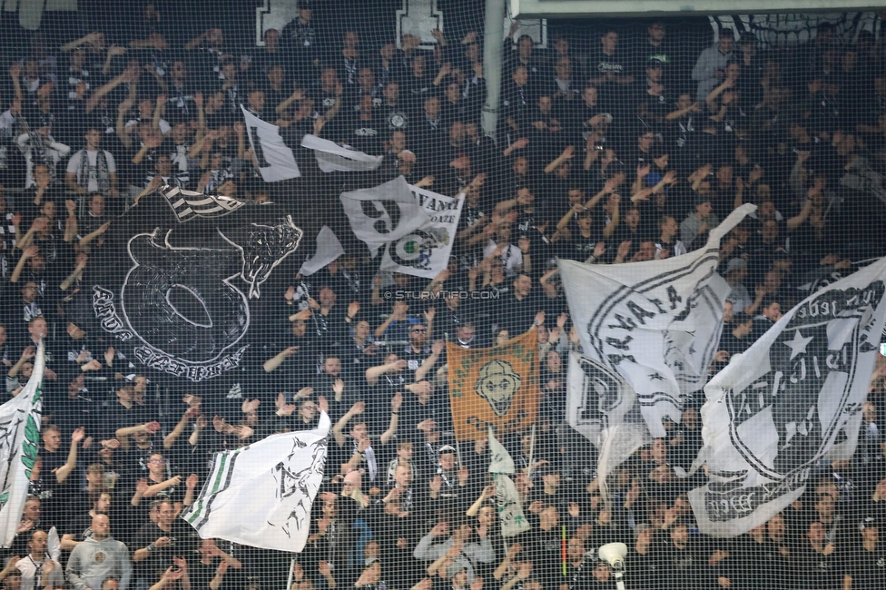 Sturm Graz - Atalanta
UEFA Europa League Gruppenphase 3. Spieltag, SK Sturm Graz - Atalanta Bergamo, Stadion Liebenau Graz, 26.10.2023. 

Foto zeigt Fans von Sturm
