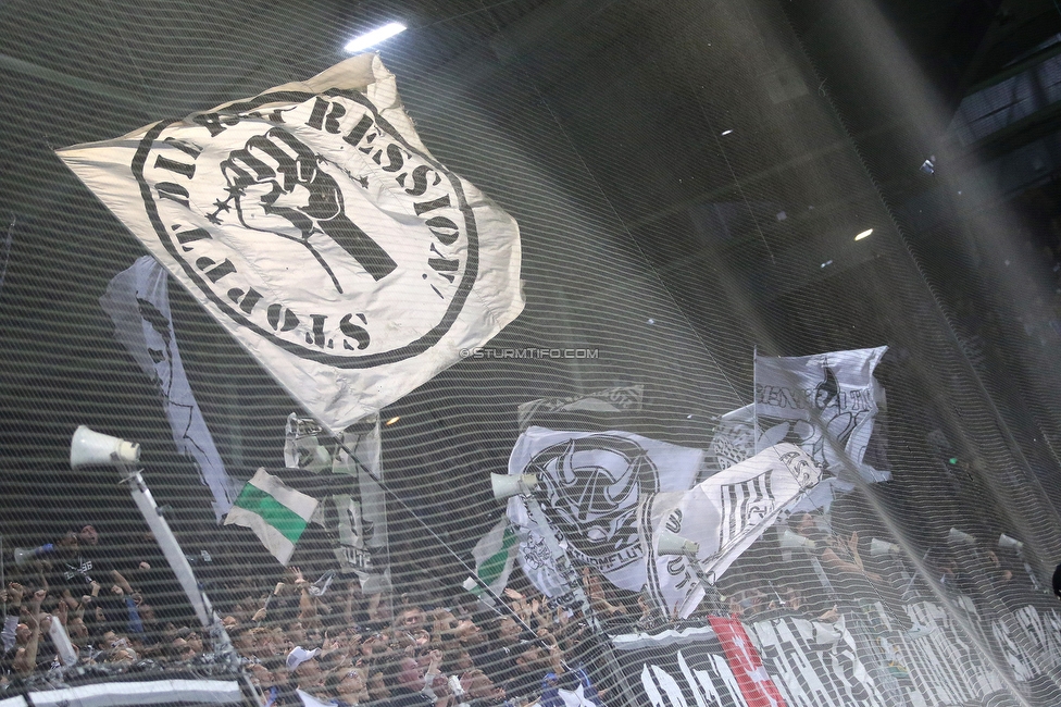 Sturm Graz - Atalanta
UEFA Europa League Gruppenphase 3. Spieltag, SK Sturm Graz - Atalanta Bergamo, Stadion Liebenau Graz, 26.10.2023. 

Foto zeigt Fans von Sturm
