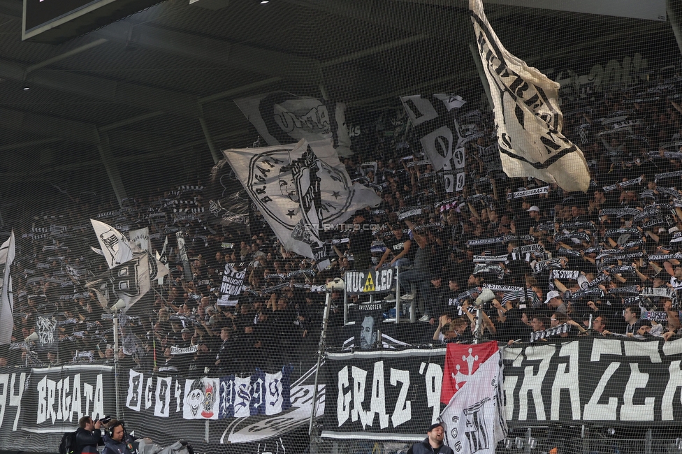 Sturm Graz - Atalanta
UEFA Europa League Gruppenphase 3. Spieltag, SK Sturm Graz - Atalanta Bergamo, Stadion Liebenau Graz, 26.10.2023. 

Foto zeigt Fans von Sturm
Schlüsselwörter: brigata schals