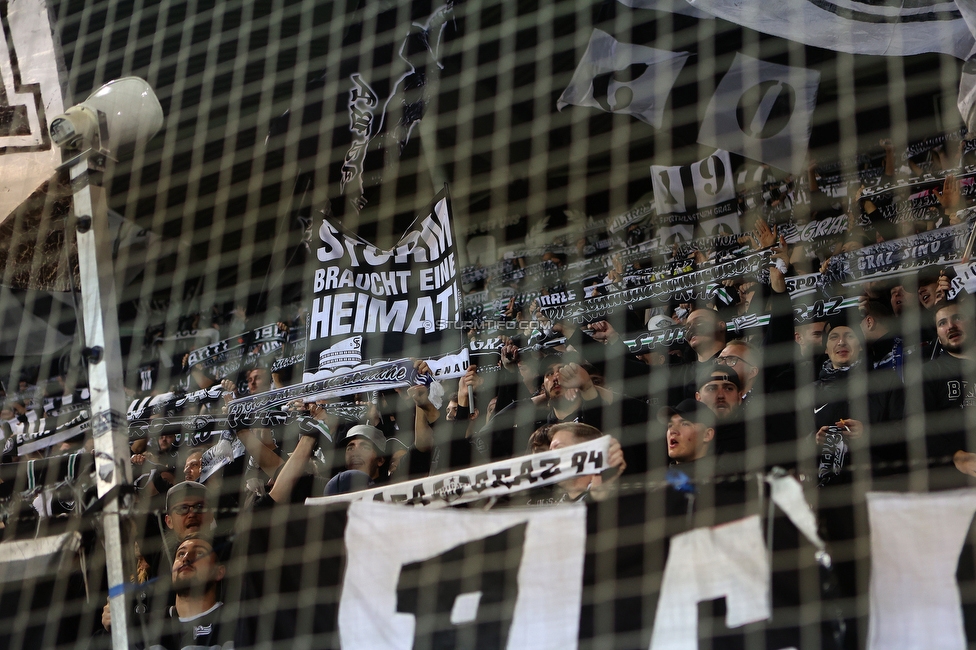 Sturm Graz - Atalanta
UEFA Europa League Gruppenphase 3. Spieltag, SK Sturm Graz - Atalanta Bergamo, Stadion Liebenau Graz, 26.10.2023. 

Foto zeigt Fans von Sturm
