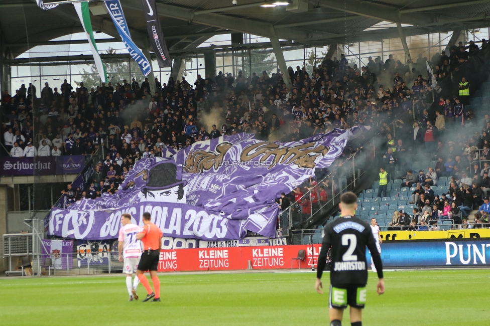 Sturm Graz - Austria Wien
Oesterreichische Fussball Bundesliga, 12. Runde, SK Sturm Graz - FK Austria Wien,  Stadion Liebenau Graz, 29.10.2023. 

Foto zeigt Fans von Austria Wien mit einer Choreografie
