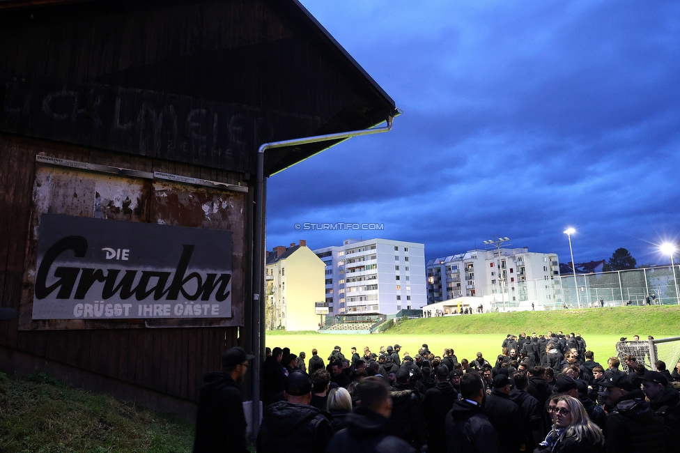 GAK - Sturm Graz
OEFB Cup, 3. Runde, Grazer AK - SK Sturm Graz, Stadion Liebenau Graz, 02.11.2023. 

Foto zeigt Fans von Sturm in der Gruabn
