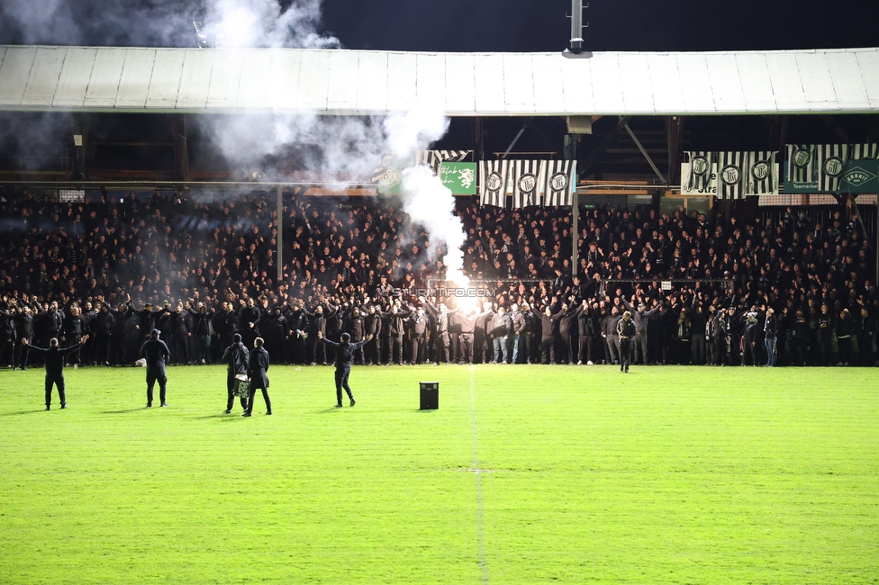 GAK - Sturm Graz
OEFB Cup, 3. Runde, Grazer AK - SK Sturm Graz, Stadion Liebenau Graz, 02.11.2023. 

Foto zeigt Fans von Sturm in der Gruabn
