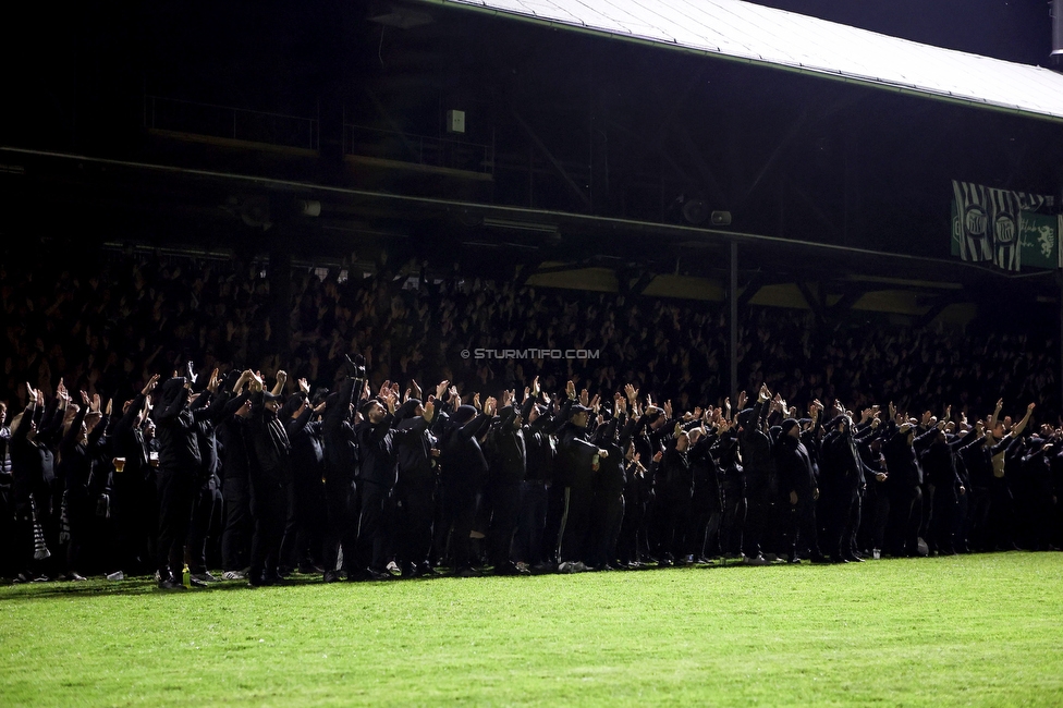 GAK - Sturm Graz
OEFB Cup, 3. Runde, Grazer AK - SK Sturm Graz, Stadion Liebenau Graz, 02.11.2023. 

Foto zeigt Fans von Sturm in der Gruabn
