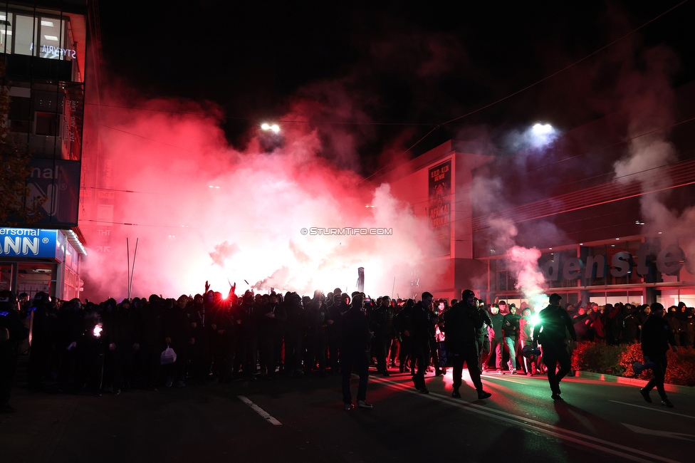 GAK - Sturm Graz
OEFB Cup, 3. Runde, Grazer AK - SK Sturm Graz, Stadion Liebenau Graz, 02.11.2023. 

Foto zeigt Fans von Sturm beim Corteo
