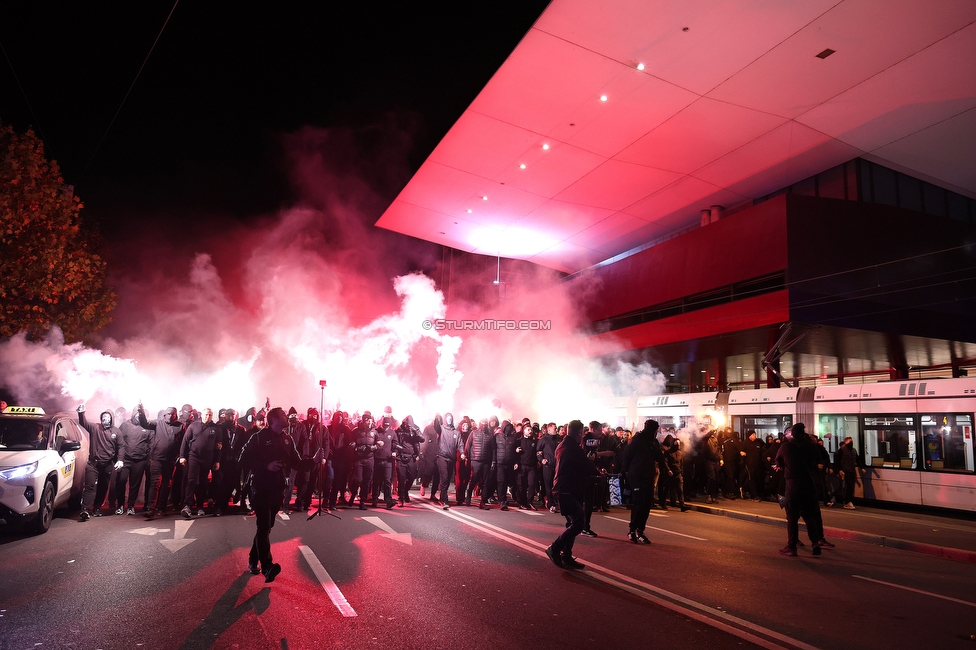 GAK - Sturm Graz
OEFB Cup, 3. Runde, Grazer AK - SK Sturm Graz, Stadion Liebenau Graz, 02.11.2023. 

Foto zeigt Fans von Sturm beim Corteo
