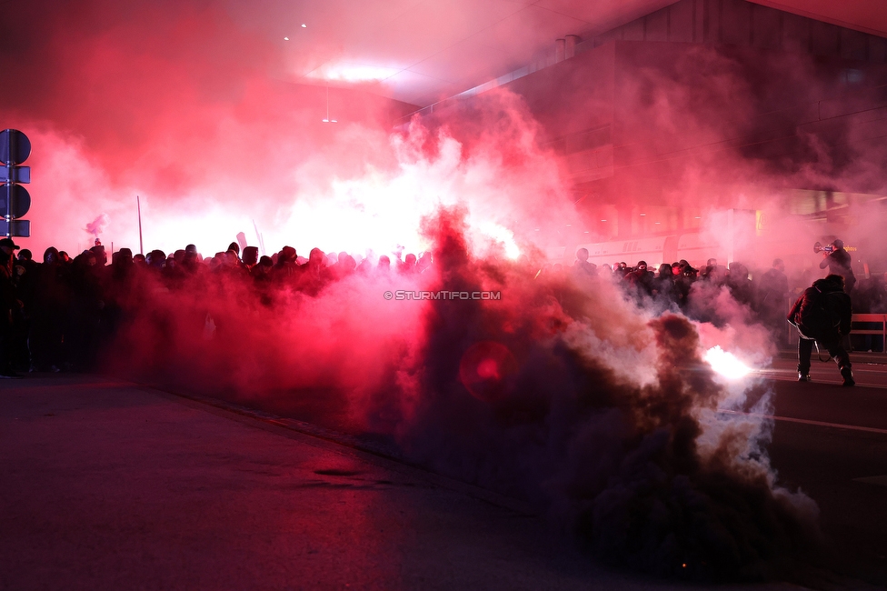 GAK - Sturm Graz
OEFB Cup, 3. Runde, Grazer AK - SK Sturm Graz, Stadion Liebenau Graz, 02.11.2023. 

Foto zeigt Fans von Sturm beim Corteo
