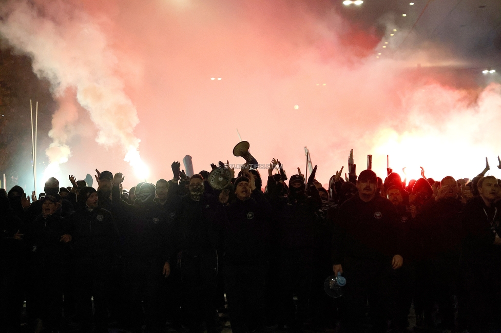 GAK - Sturm Graz
OEFB Cup, 3. Runde, Grazer AK - SK Sturm Graz, Stadion Liebenau Graz, 02.11.2023. 

Foto zeigt Fans von Sturm beim Corteo
