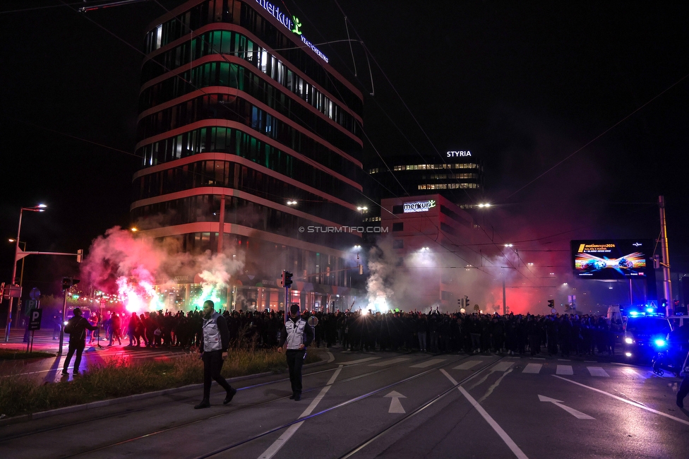 GAK - Sturm Graz
OEFB Cup, 3. Runde, Grazer AK - SK Sturm Graz, Stadion Liebenau Graz, 02.11.2023. 

Foto zeigt Fans von Sturm beim Corteo
