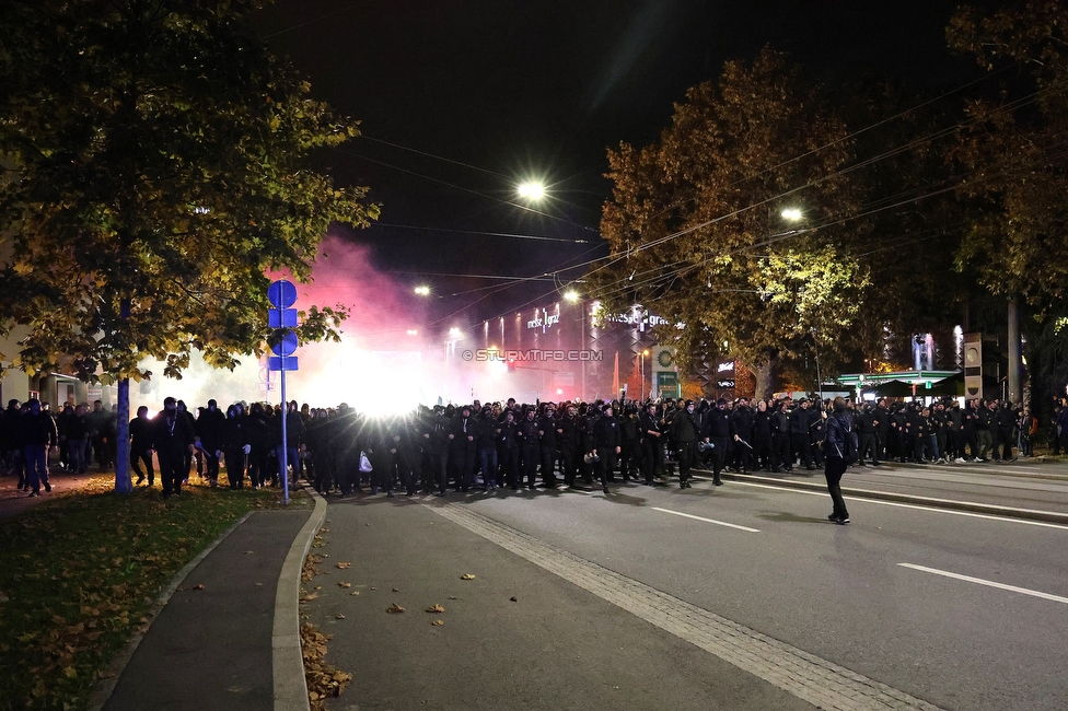 GAK - Sturm Graz
OEFB Cup, 3. Runde, Grazer AK - SK Sturm Graz, Stadion Liebenau Graz, 02.11.2023. 

Foto zeigt Fans von Sturm beim Corteo
