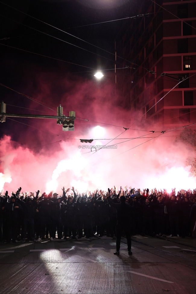 GAK - Sturm Graz
OEFB Cup, 3. Runde, Grazer AK - SK Sturm Graz, Stadion Liebenau Graz, 02.11.2023. 

Foto zeigt Fans von Sturm beim Corteo
