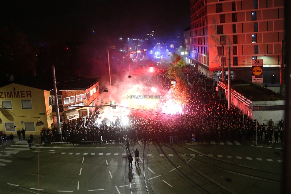 GAK - Sturm Graz
OEFB Cup, 3. Runde, Grazer AK - SK Sturm Graz, Stadion Liebenau Graz, 02.11.2023. 

Foto zeigt Fans von Sturm beim Corteo
