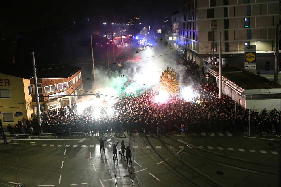 GAK - Sturm Graz
OEFB Cup, 3. Runde, Grazer AK - SK Sturm Graz, Stadion Liebenau Graz, 02.11.2023. 

Foto zeigt Fans von Sturm beim Corteo
