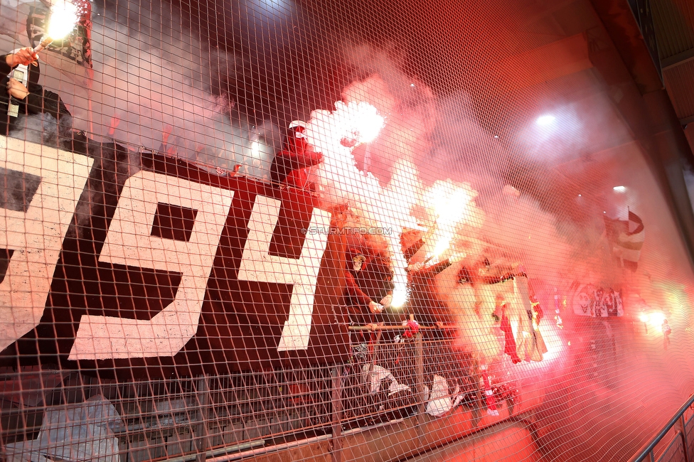 GAK - Sturm Graz
OEFB Cup, 3. Runde, GAK - SK Sturm Graz, Stadion Liebenau Graz, 02.11.2023. 

Foto zeigt Fans von Sturm mit Pyrotechnik
