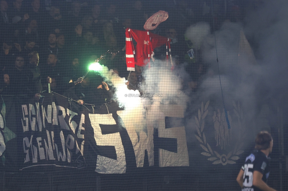 GAK - Sturm Graz
OEFB Cup, 3. Runde, GAK - SK Sturm Graz, Stadion Liebenau Graz, 02.11.2023. 

Foto zeigt Fans von Sturm mit Pyrotechnik
