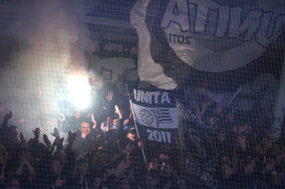 GAK - Sturm Graz
OEFB Cup, 3. Runde, GAK - SK Sturm Graz, Stadion Liebenau Graz, 02.11.2023. 

Foto zeigt Fans von Sturm mit Pyrotechnik
