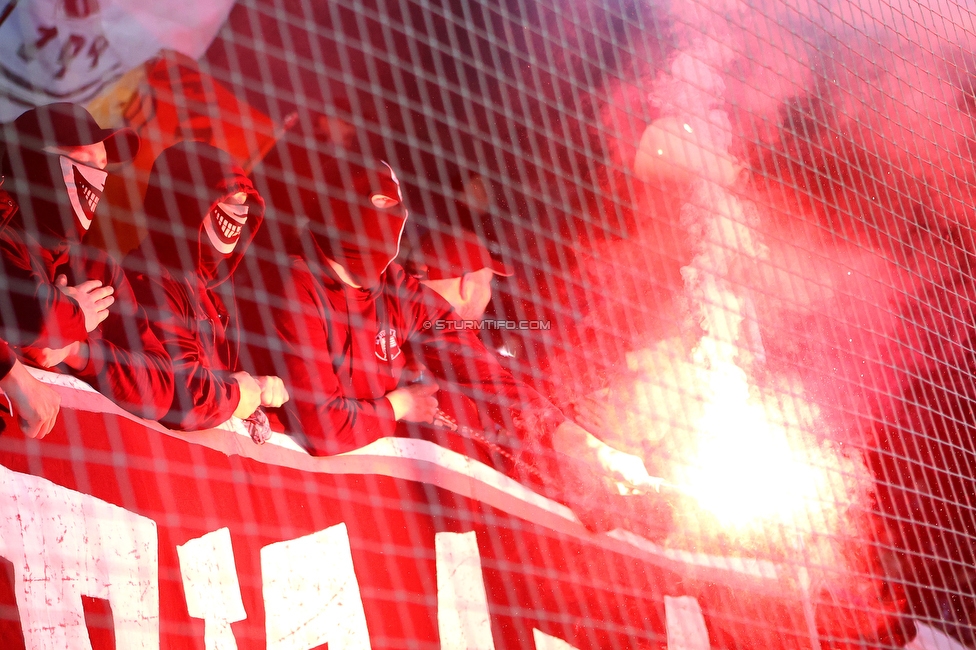 GAK - Sturm Graz
OEFB Cup, 3. Runde, GAK - SK Sturm Graz, Stadion Liebenau Graz, 02.11.2023. 

Foto zeigt Fans von Sturm mit Pyrotechnik
