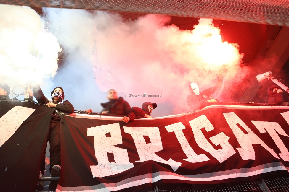 GAK - Sturm Graz
OEFB Cup, 3. Runde, GAK - SK Sturm Graz, Stadion Liebenau Graz, 02.11.2023. 

Foto zeigt Fans von Sturm mit Pyrotechnik
