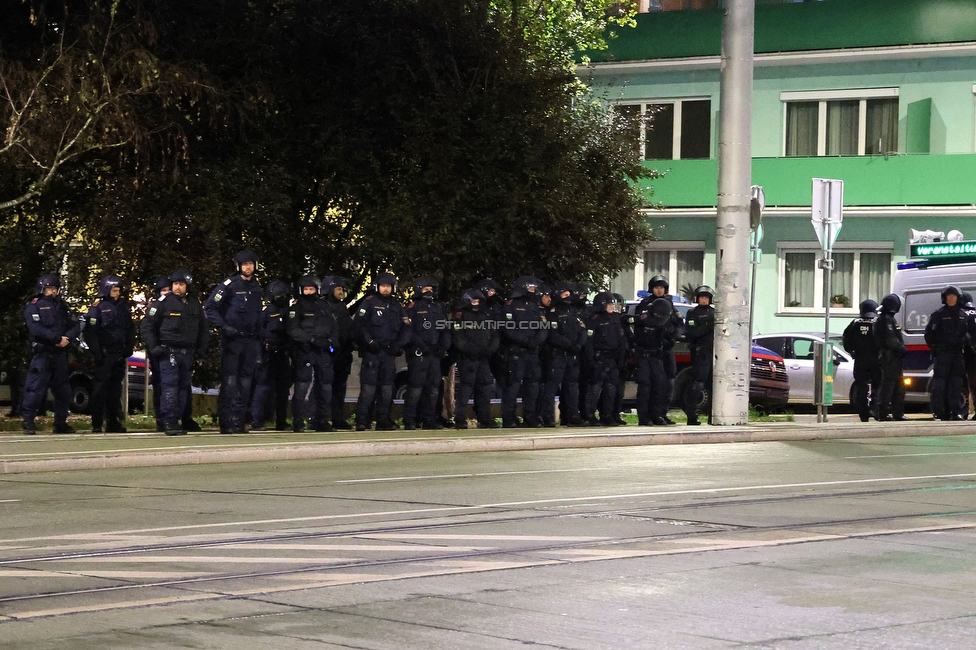 GAK - Sturm Graz
OEFB Cup, 3. Runde, Grazer AK - SK Sturm Graz, Stadion Liebenau Graz, 02.11.2023. 

Foto zeigt Polizei
