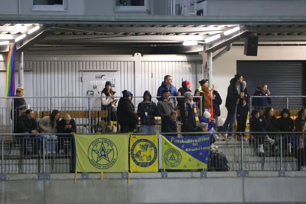 Sturm Damen - Vienna
OEFB Frauen Bundesliga, 8. Runde, SK Sturm Graz Damen - First Vienna FC 1894, Trainingszentrum Messendorf, 04.11.2023. 

Foto zeigt Fans von der Vienna
