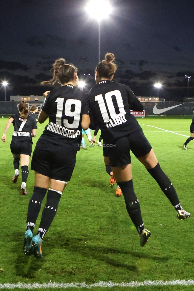 Sturm Damen - Vienna
OEFB Frauen Bundesliga, 8. Runde, SK Sturm Graz Damen - First Vienna FC 1894, Trainingszentrum Messendorf, 04.11.2023. 

Foto zeigt Stefanie Grossgasteiger (Sturm Damen) und Andrea Glibo (Sturm Damen)
