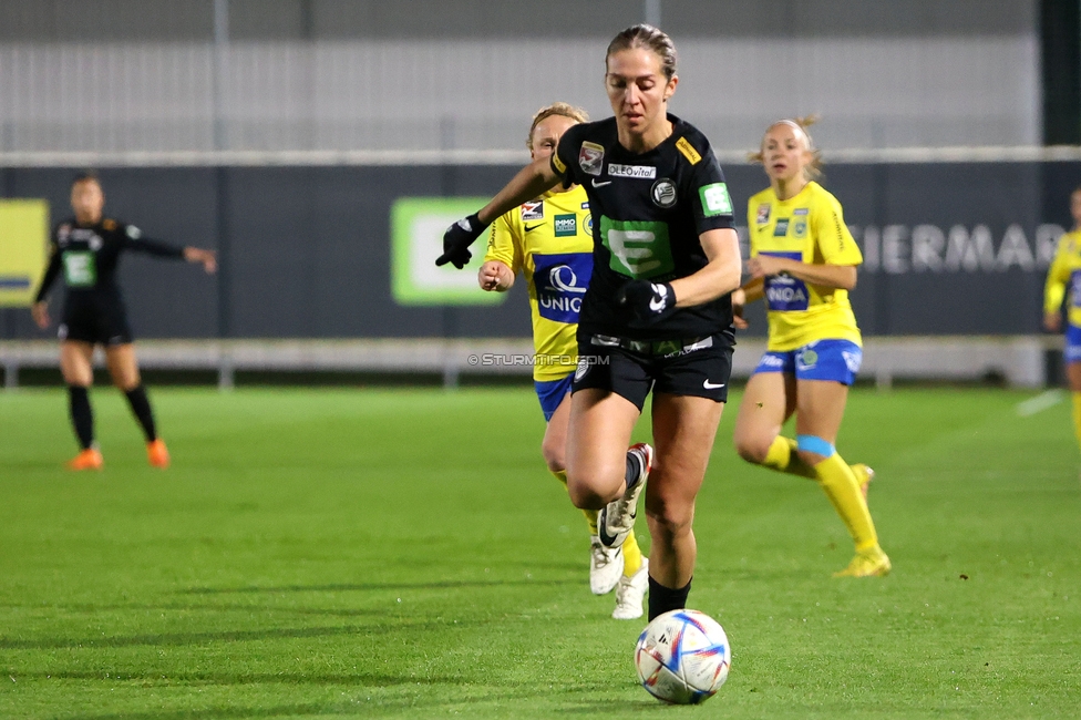 Sturm Damen - Vienna
OEFB Frauen Bundesliga, 8. Runde, SK Sturm Graz Damen - First Vienna FC 1894, Trainingszentrum Messendorf, 04.11.2023. 

Foto zeigt Modesta Uka (Sturm Damen)
