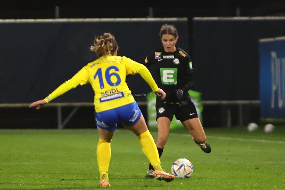 Sturm Damen - Vienna
OEFB Frauen Bundesliga, 8. Runde, SK Sturm Graz Damen - First Vienna FC 1894, Trainingszentrum Messendorf, 04.11.2023. 

Foto zeigt Leonie Christin Tragl (Sturm Damen)
