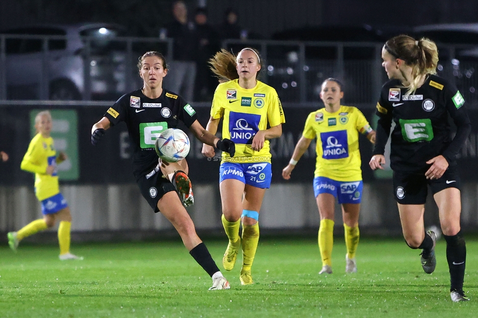 Sturm Damen - Vienna
OEFB Frauen Bundesliga, 8. Runde, SK Sturm Graz Damen - First Vienna FC 1894, Trainingszentrum Messendorf, 04.11.2023. 

Foto zeigt Modesta Uka (Sturm Damen)
