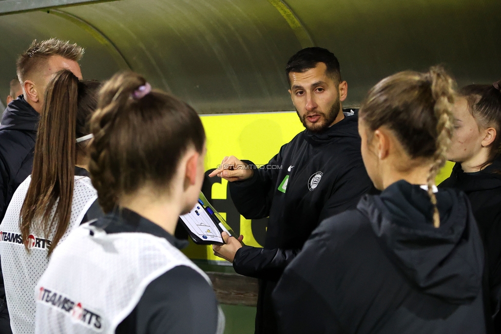 Sturm Damen - Vienna
OEFB Frauen Bundesliga, 8. Runde, SK Sturm Graz Damen - First Vienna FC 1894, Trainingszentrum Messendorf, 04.11.2023. 

Foto zeigt Sargon Duran (Cheftrainer Sturm Damen)
