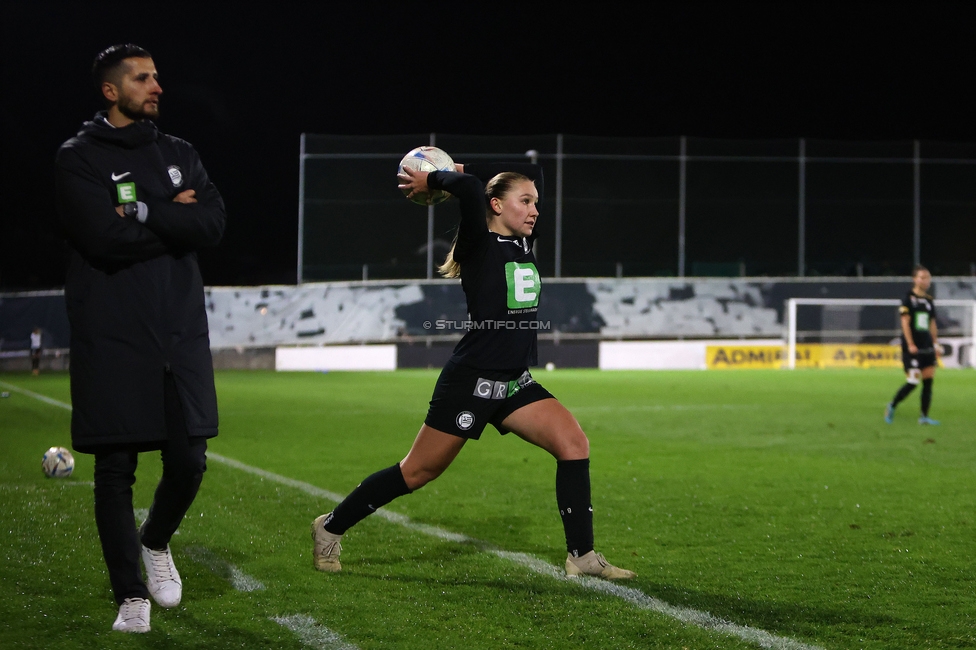 Sturm Damen - Vienna
OEFB Frauen Bundesliga, 8. Runde, SK Sturm Graz Damen - First Vienna FC 1894, Trainingszentrum Messendorf, 04.11.2023. 

Foto zeigt Anna Wirnsberger (Sturm Damen) und Sargon Duran (Cheftrainer Sturm Damen)
