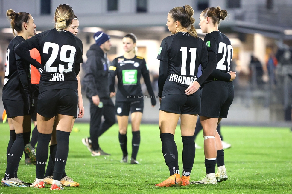 Sturm Damen - Vienna
OEFB Frauen Bundesliga, 8. Runde, SK Sturm Graz Damen - First Vienna FC 1894, Trainingszentrum Messendorf, 04.11.2023. 

Foto zeigt die Mannschaft der Sturm Damen
