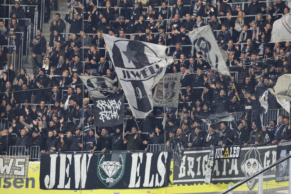 LASK - Sturm Graz
Oesterreichische Fussball Bundesliga, 13. Runde, LASK - SK Sturm Graz, Linzer Stadion  05.11.2023. 

Foto zeigt Fans von Sturm
