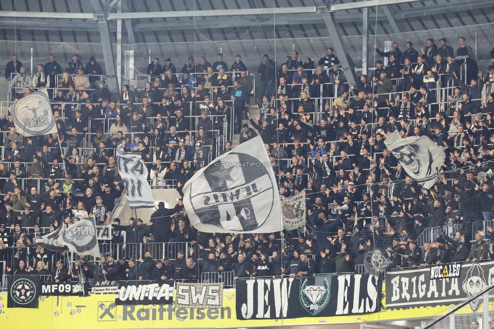 LASK - Sturm Graz
Oesterreichische Fussball Bundesliga, 13. Runde, LASK - SK Sturm Graz, Linzer Stadion  05.11.2023. 

Foto zeigt Fans von Sturm
