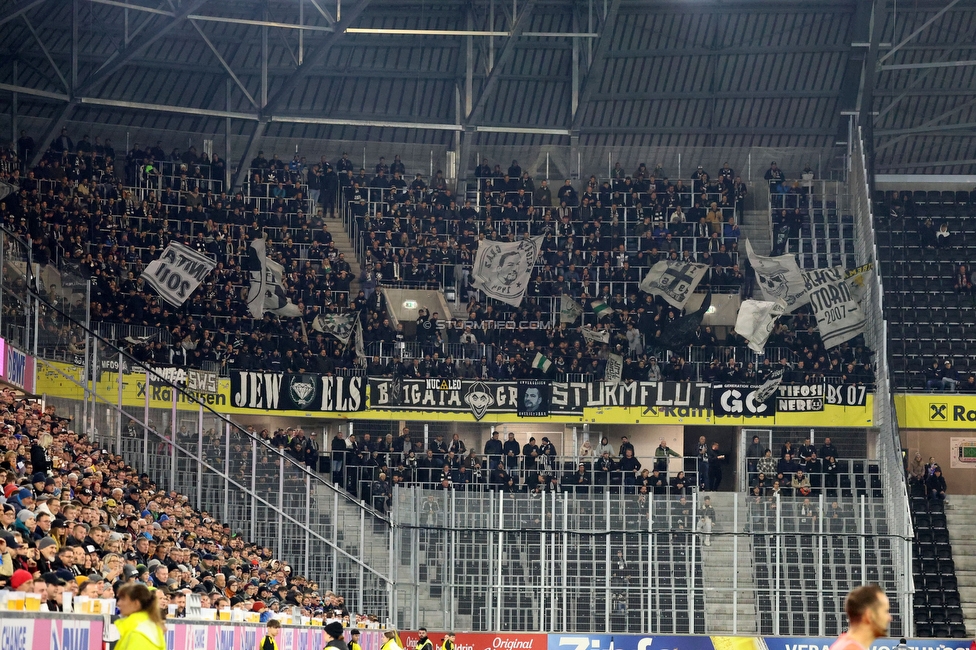 LASK - Sturm Graz
Oesterreichische Fussball Bundesliga, 13. Runde, LASK - SK Sturm Graz, Linzer Stadion  05.11.2023. 

Foto zeigt Fans von Sturm
