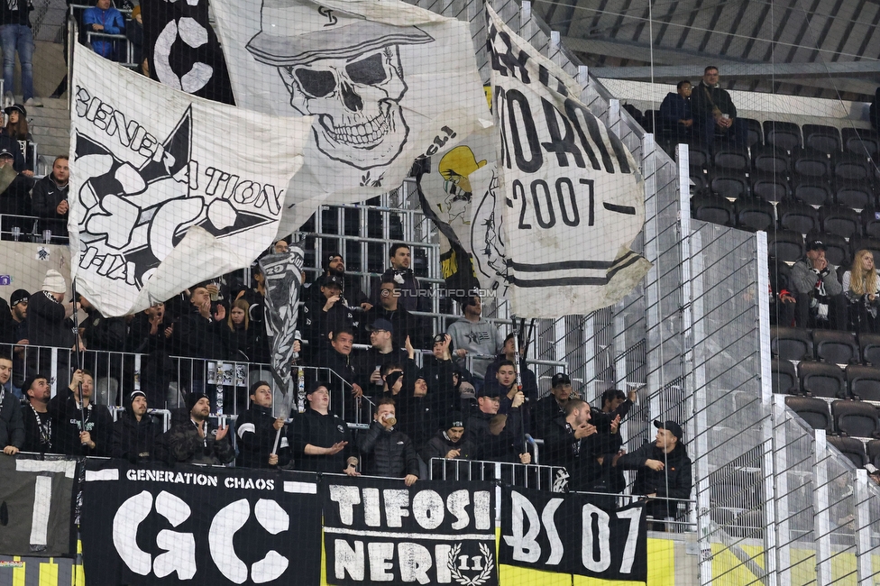 LASK - Sturm Graz
Oesterreichische Fussball Bundesliga, 13. Runde, LASK - SK Sturm Graz, Linzer Stadion  05.11.2023. 

Foto zeigt Fans von Sturm
Schlüsselwörter: generationchaos tifosi blackstorm