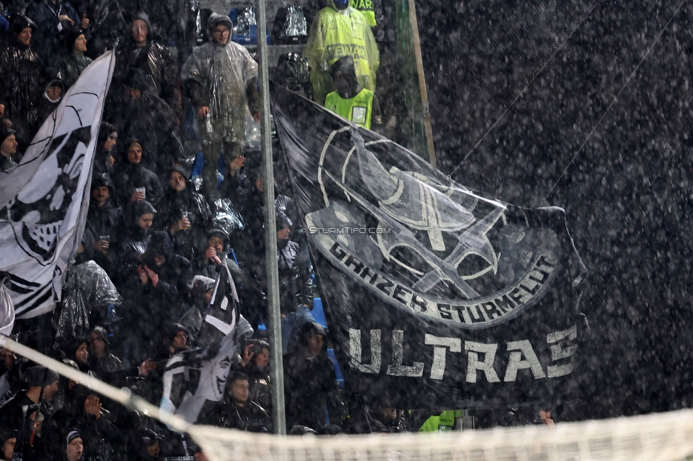 Atalanta - Sturm Graz
UEFA Europa League Gruppenphase 4. Spieltag, Atalanta Bergamo Calcio - SK Sturm Graz, Stadio di Bergamo, 09.11.2023. 

Foto zeigt Fans von Sturm
