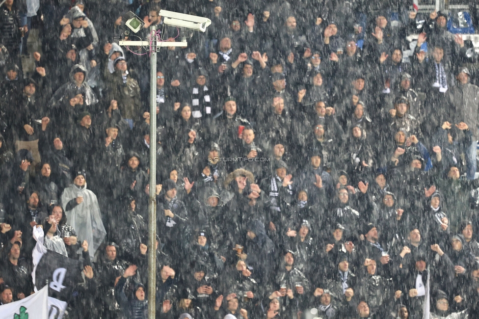 Atalanta - Sturm Graz
UEFA Europa League Gruppenphase 4. Spieltag, Atalanta Bergamo Calcio - SK Sturm Graz, Stadio di Bergamo, 09.11.2023. 

Foto zeigt Fans von Sturm
