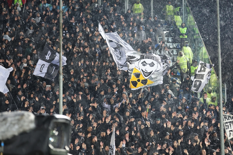 Atalanta - Sturm Graz
UEFA Europa League Gruppenphase 4. Spieltag, Atalanta Bergamo Calcio - SK Sturm Graz, Stadio di Bergamo, 09.11.2023. 

Foto zeigt Fans von Sturm
