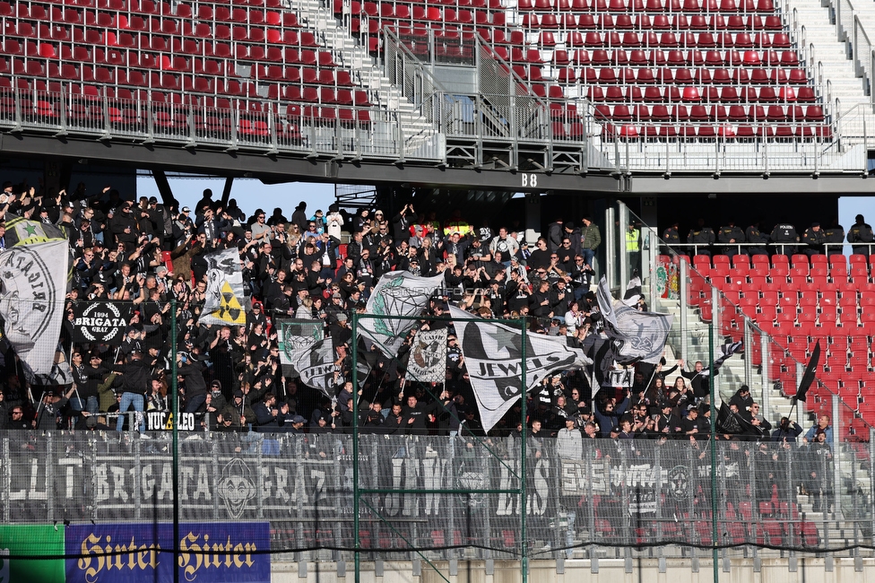 Austria Klagenfurt - Sturm Graz
Oesterreichische Fussball Bundesliga, 14. Runde, SK Austria Klagenfurt - SK Sturm Graz, Woerthersee Stadion, 12.11.2023. 

Foto zeigt Fans von Sturm
