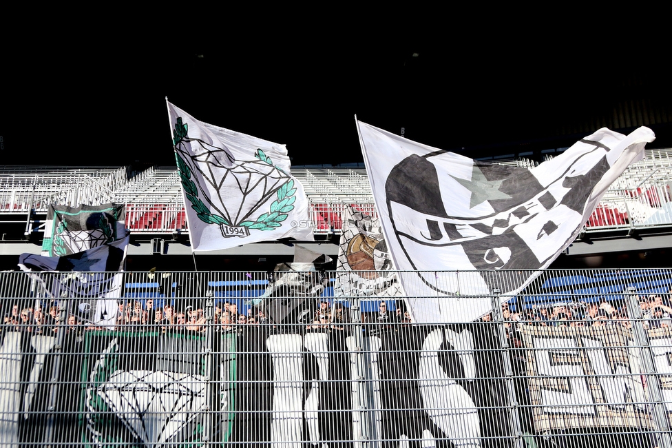 Austria Klagenfurt - Sturm Graz
Oesterreichische Fussball Bundesliga, 14. Runde, SK Austria Klagenfurt - SK Sturm Graz, Woerthersee Stadion, 12.11.2023. 

Foto zeigt Fans von Sturm
Schlüsselwörter: jewels