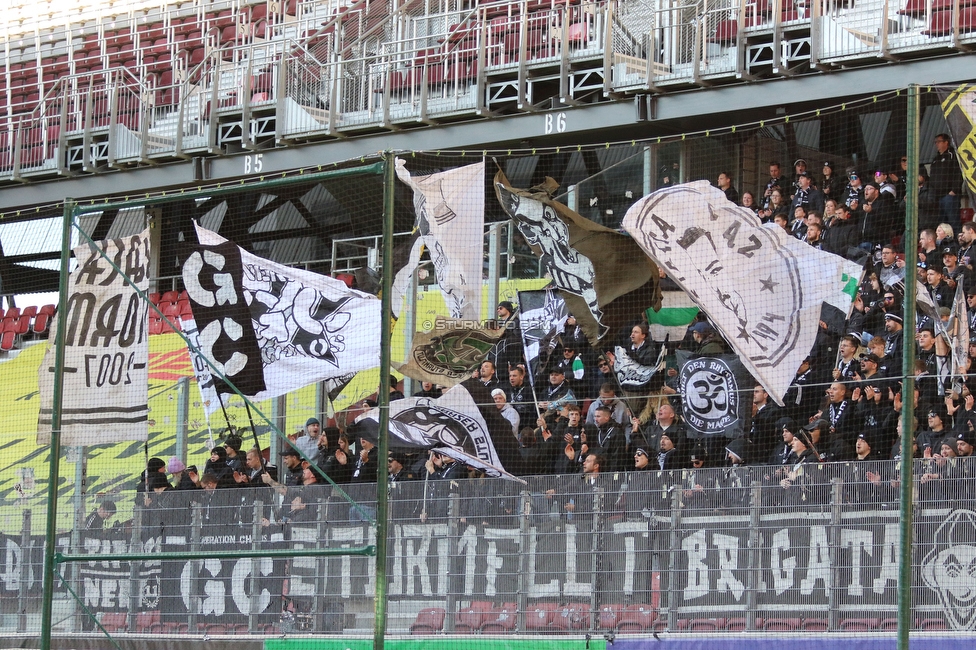 Austria Klagenfurt - Sturm Graz
Oesterreichische Fussball Bundesliga, 14. Runde, SK Austria Klagenfurt - SK Sturm Graz, Woerthersee Stadion, 12.11.2023. 

Foto zeigt Fans von Sturm
Schlüsselwörter: blackstorm generationchaos sturmflut tifosi brigata