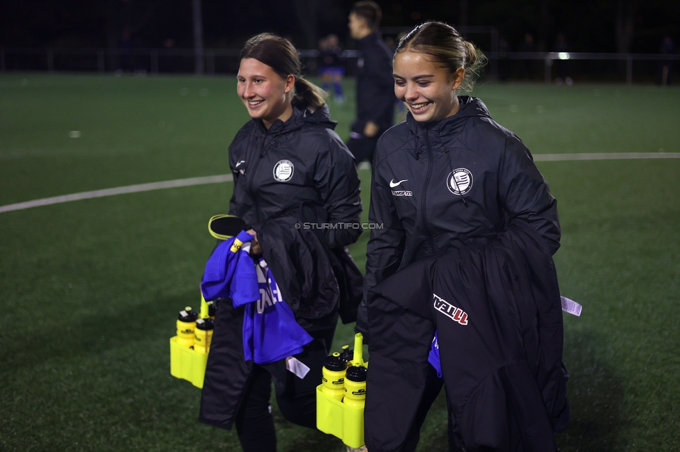 Wiener Sportklub - Sturm Graz Damen
SPORTLAND Niederoesterreich Frauen Cup, Wiener Sportklub - SK Sturm Graz, WSC Trainingszentrum Kunstrasen Wien, 18.11.2023. 

Foto zeigt Tija Sostaric-Karic (Sturm Damen) und Jasmin Reichmann (Sturm Damen)
