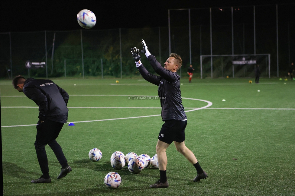 Wiener Sportklub - Sturm Graz Damen
SPORTLAND Niederoesterreich Frauen Cup, Wiener Sportklub - SK Sturm Graz, WSC Trainingszentrum Kunstrasen Wien, 18.11.2023. 

Foto zeigt Daniel Gutschi (Torwart-Trainer Sturm Damen)
