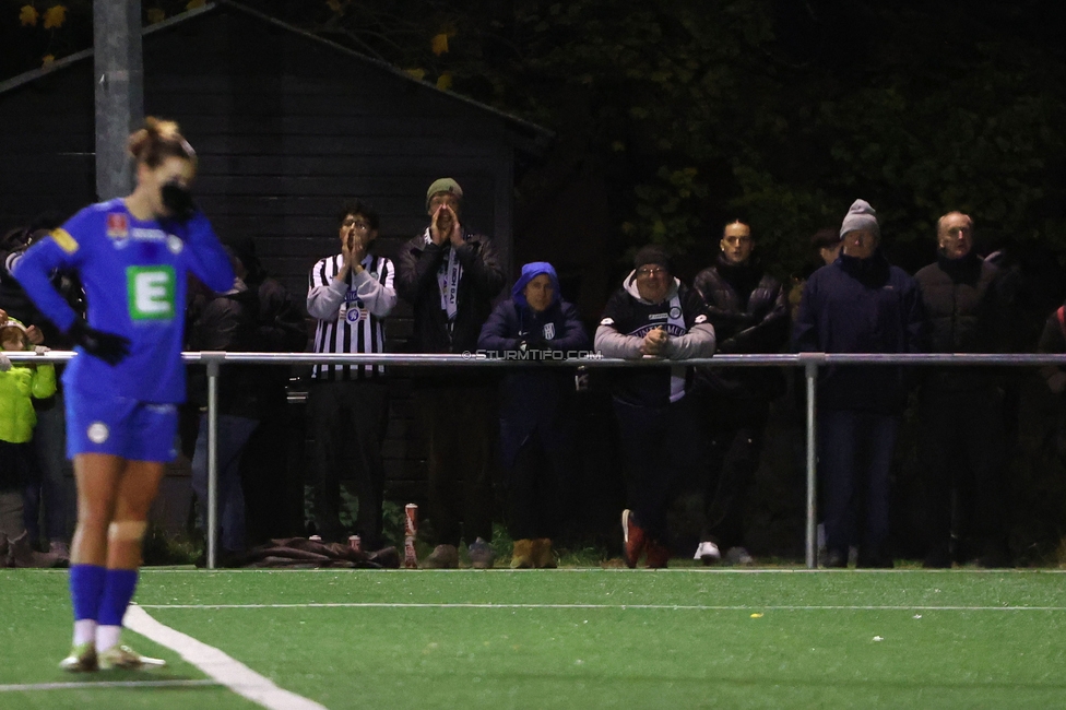 Wiener Sportklub - Sturm Graz Damen
SPORTLAND Niederoesterreich Frauen Cup, Wiener Sportklub - SK Sturm Graz, WSC Trainingszentrum Kunstrasen Wien, 18.11.2023. 

Foto zeigt Fans von Sturm
