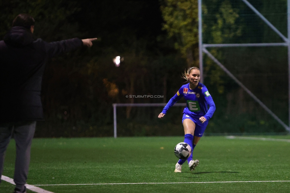 Wiener Sportklub - Sturm Graz Damen
SPORTLAND Niederoesterreich Frauen Cup, Wiener Sportklub - SK Sturm Graz, WSC Trainingszentrum Kunstrasen Wien, 18.11.2023. 

Foto zeigt Anna Wirnsberger (Sturm Damen)
