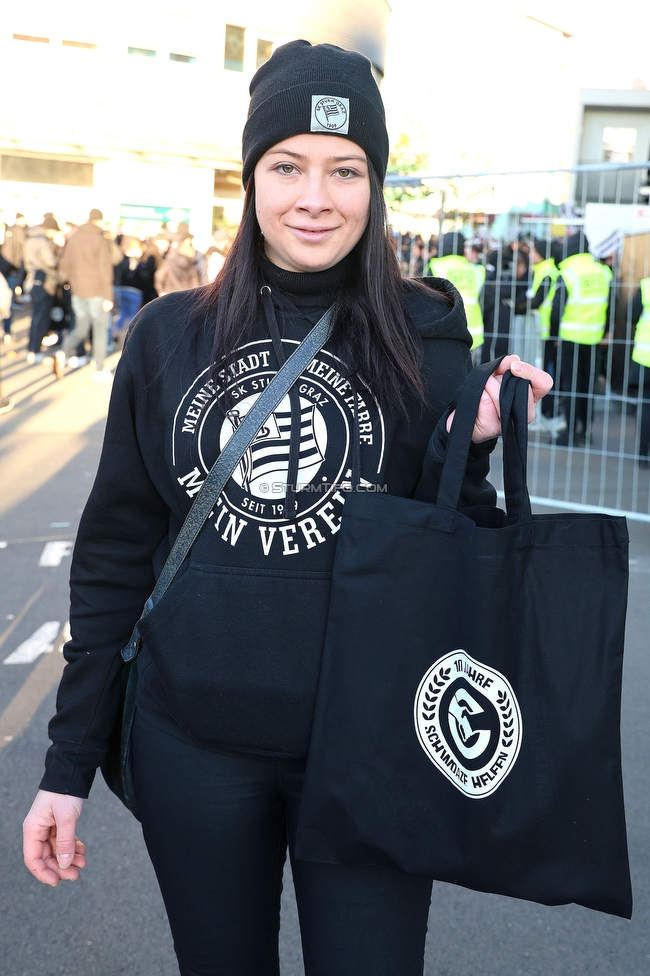 Sturm Graz - Austria Lustenau
Oesterreichische Fussball Bundesliga, 15. Runde, SK Sturm Graz - SC Austria Lustenau,  Stadion Liebenau Graz, 25.112023. 

Foto zeigt das Vereinfsfest von Schwoaze Helfen
Schlüsselwörter: schwoazehelfen